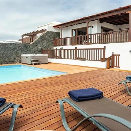 Βίλα Villa Nina Hermosa